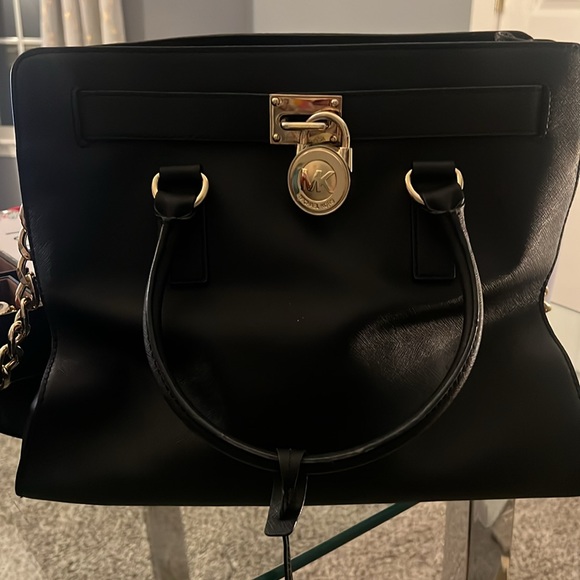 Michael Kors purses in great condition! - Picture 4 of 10